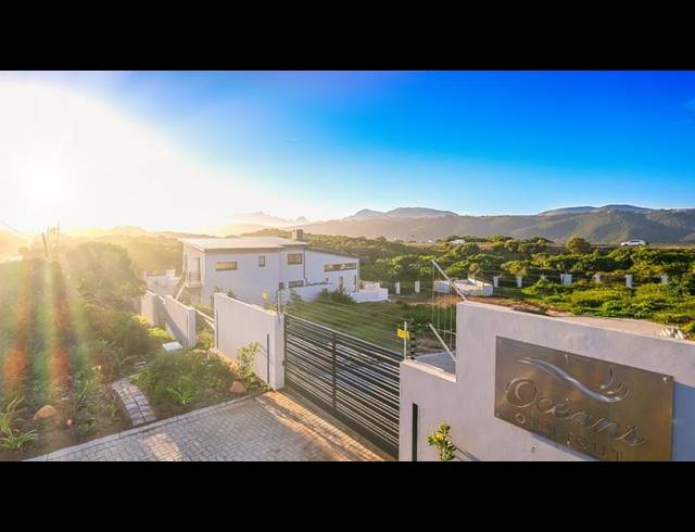 4 BEDROOM HOUSE FOR SALE IN WILDERNESS CENTRAL